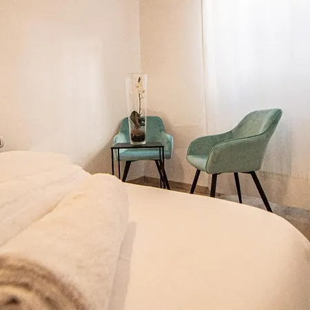 Rhome 34 Guest house