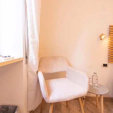 Rhome 34 Guest house