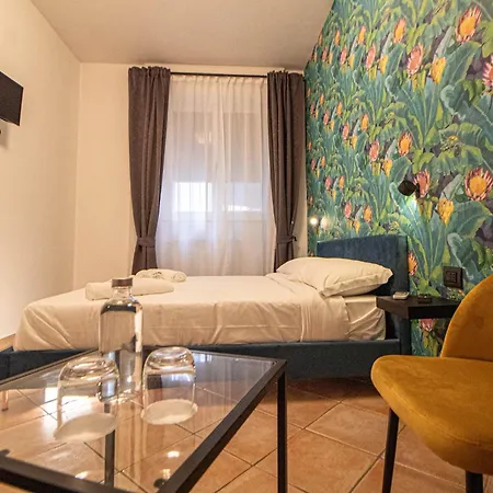 Rhome 34 Guest house